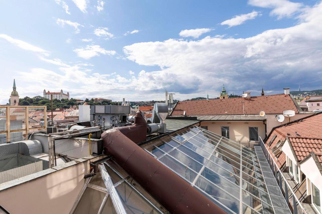Family Hub In Centre Apartment Bratislava Bagian luar foto