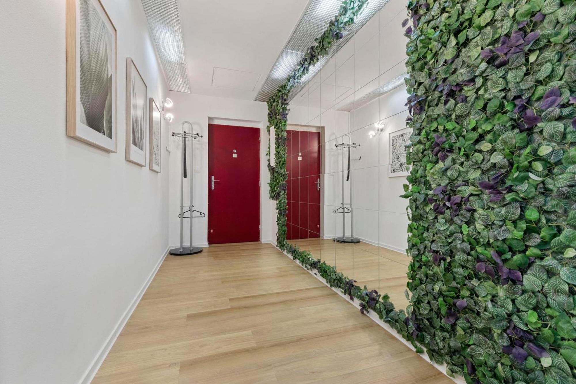 Family Hub In Centre Apartment Bratislava Bagian luar foto